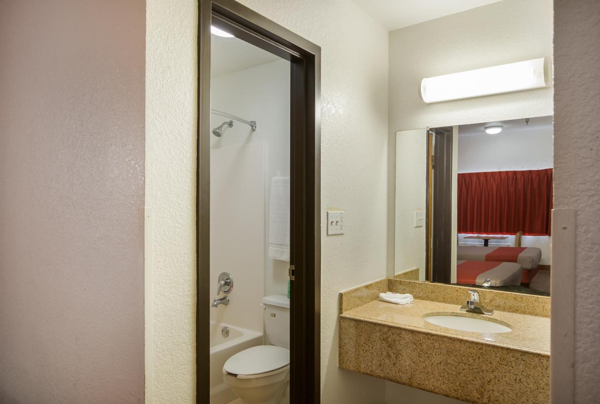 Americas Best Value Inn & Suites Humble Eksteriør billede